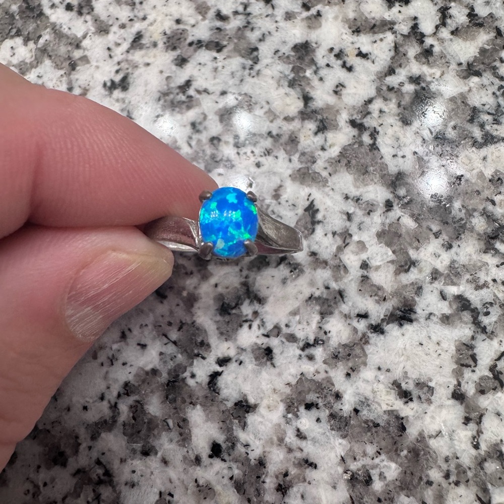 Elegant Silver Ring with Blue Opal